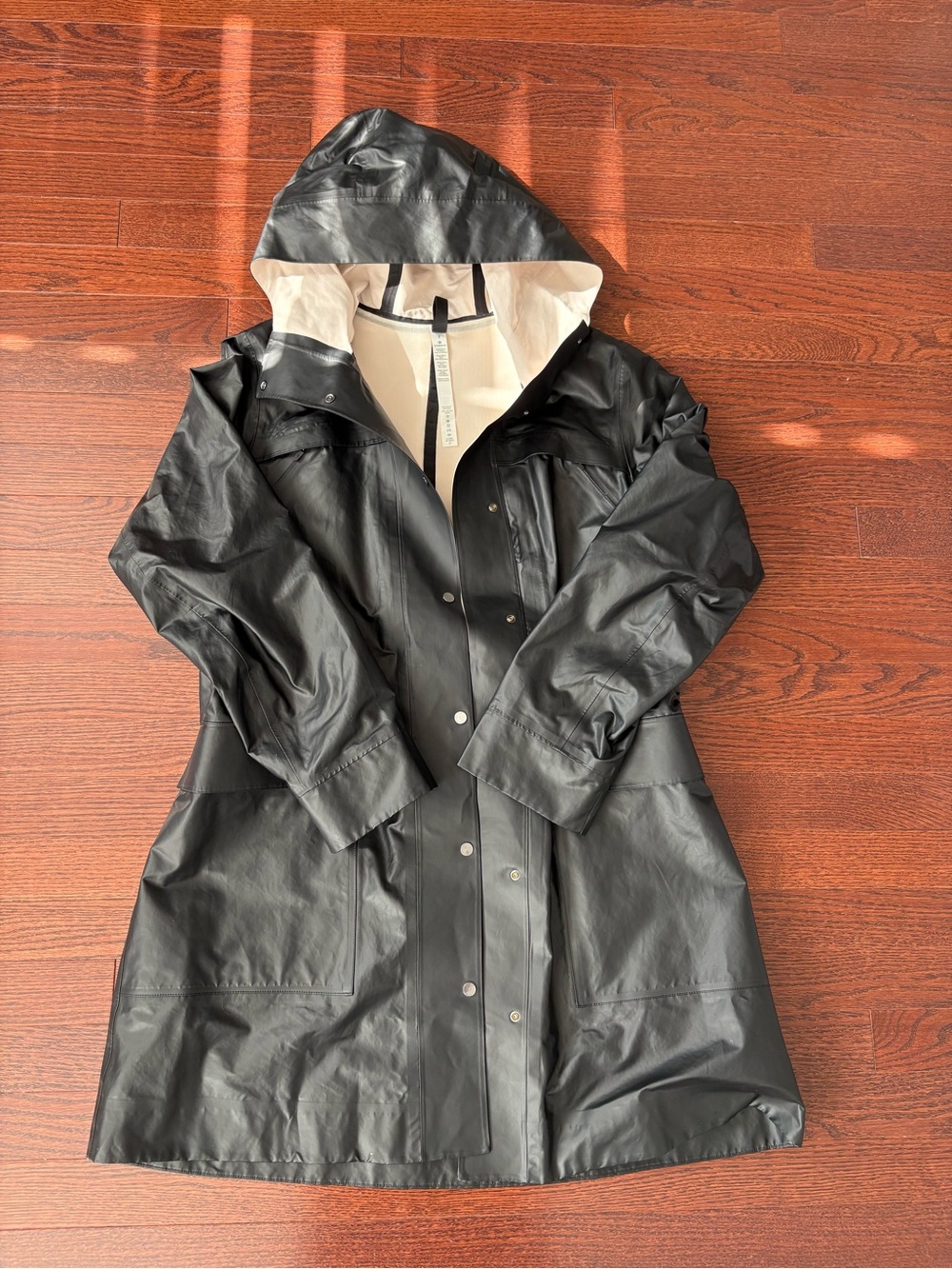 Lululemon Into the Drizzle Raincoat - Women Size 8